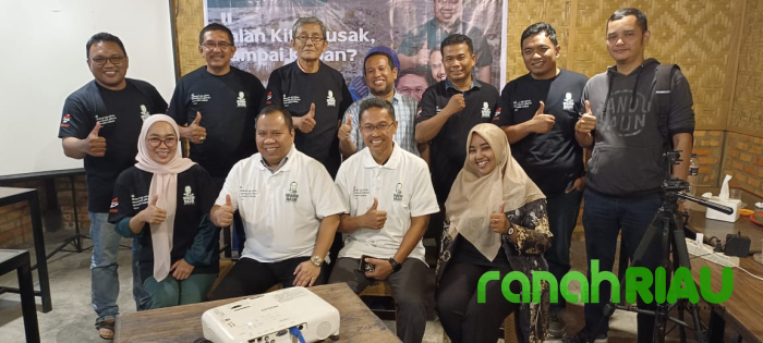 Jalan Riau banyak Rusak, Diskusi Sijari dan WAG Suara Riau bongkar Persoalan